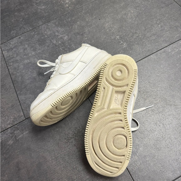 White Nike Air Force’s - Picture 5 of 7